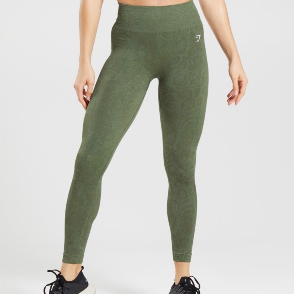 💙Gymshark Olive Seamless Animal print High-Waist Leggings